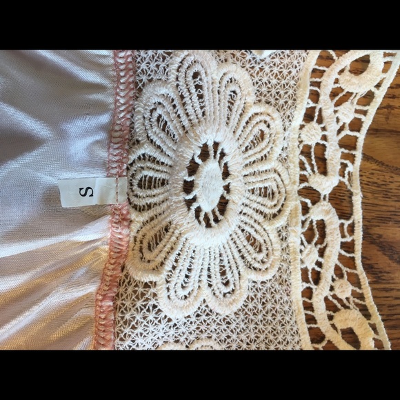 Light Peach Dress eEmbellished Flowers - Small - Picture 8 of 9